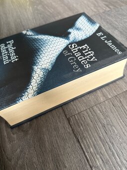 Padesát odstínů šedi - 2