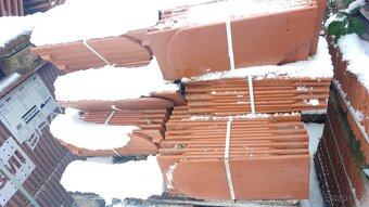 Prodám střešní tašky bobrovka - 2