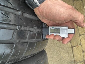 Dvě letní pneu 215/55/17 Pirelli - 2