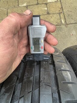 215/65/16 Vredestein dvě letní pneu - 2