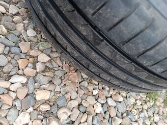 Dunlop respone 16 jeté jednu sezonu přes 6mm vzorek - 2