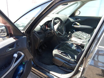 Opel Zafira C Tourer 1,6 TDCi 100kw - náhradní díly - 2