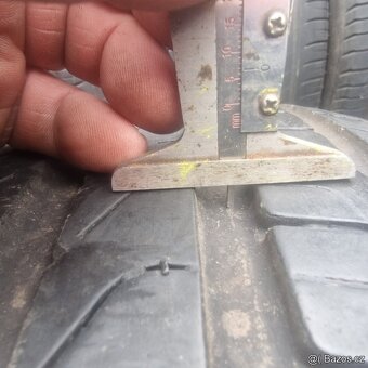 PRODÁM 4 LETNÍ PNEU PIRELLI 235/55/18, CENA JE ZA 4 PNEU.INF - 2