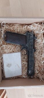 Pistole Steyr 1912 úředně znehodnocena v roce 1985 na VB - 2