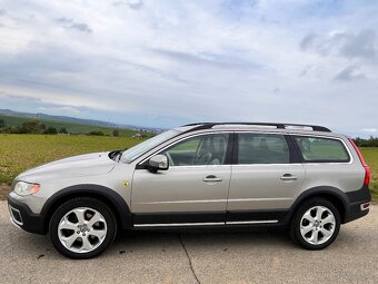 Volvo XC70 D5 AWD manuál - 2