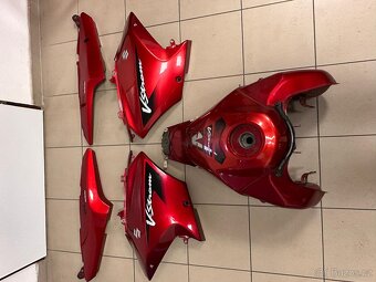 Sadu plastů a nádrž na Suzuki DL 650 - 2