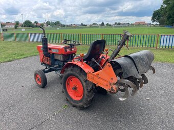 Malotraktor KUBOTA tříválec, nové pneu, příslušenství - 2