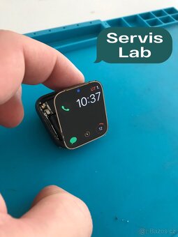Výměna prasklého skla Apple Watch - 2