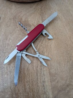Victorinox mountaineer - 2