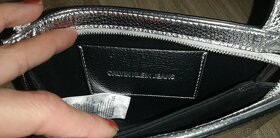 Zánovní Calvin Klein kabelka - 2