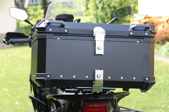 velký ALU kufr na dvě přilby nový nepoužitý - 2