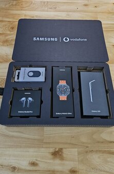 Samsung Galaxy S25 5G 256GB, Galaxy Watch Ultra, Buds3 Pro - 2
