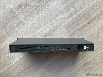 TP-Link TL-SG1024 - 2