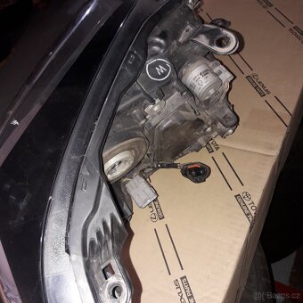 Levé světlo na Toyota LandCruiser - 2