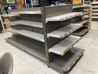 Regály + drobný nábytek z rekonstrukce čerpací stanice - 2