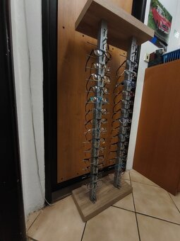 Samostatný dvojstojan na obruby. - 2