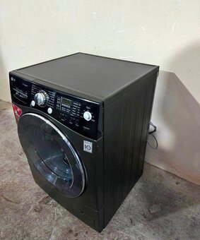 Prodám pračku LG na 8 kg prádla 1400 otáček - 2