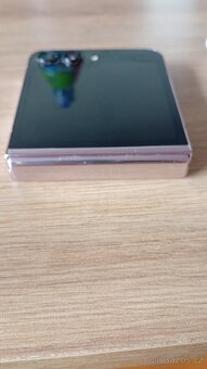 Samsung Galaxy Flip 6 - 2