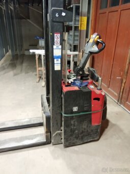 Elektrický vysokozdvižný vozik ES12R - 2