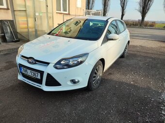 Ford Focus 1.6i - 2