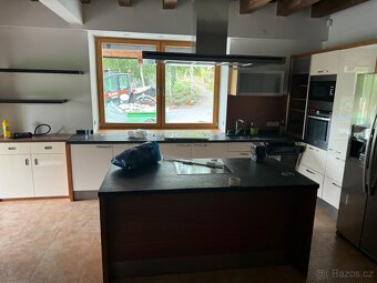 Moderní kuchyň s ostrůvkem - 2