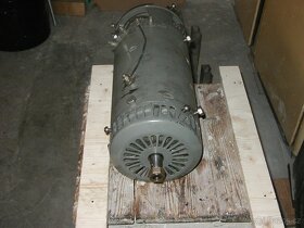 Tankové dynamo 28V/1,8kW - 2