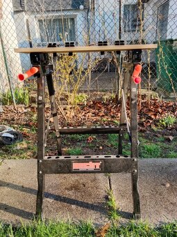 Pracovní stůl značky HECHT - 2