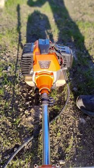 Motorový křovinořez - 2