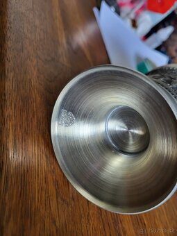Cínový korbel s víčkem - 2