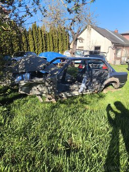 Karoserie sedan bmw e30 - 2