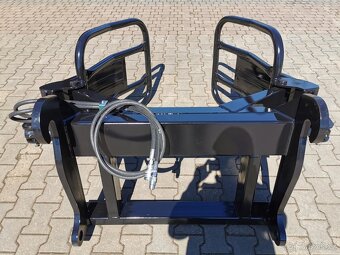 Kliešte na balíky nakladač JCB, Manitou - 2