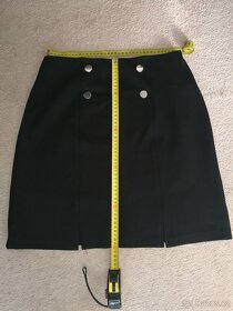 Černá sukně nad kolena - 2