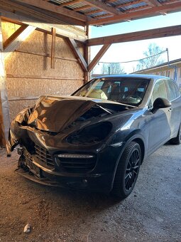 Porsche Cayenne Turbo havarované dph - 2