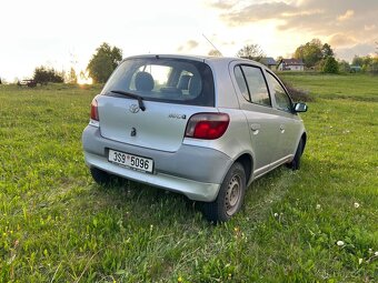 Toyota. Yaris 1.0VVTI - 2