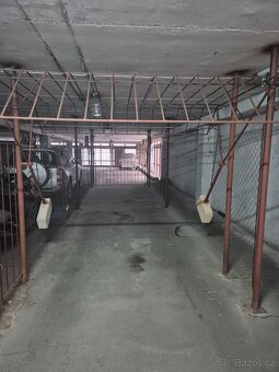 Garáž / parkovací stání / uzamykatelný box - 2