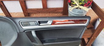 Volkswagen Touareg 2 7P čalounění - 2