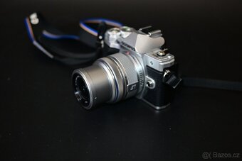 Olympus OM-D E-M10 III - 2