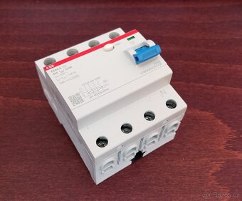 Prodám 7ks ABB Chránič 40/4/0,03 A F204A - 2