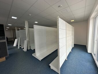 Regálový a závěsný systém pro sklad či prodejnu - 2