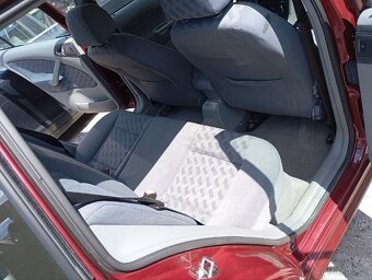 Škoda Octavia 1.6 benzín - 2
