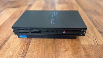 Sony Playstation 2 FAT (SCPH-39004) černá - 2