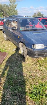Škoda Felicie 1.3 MPI rok 1996 jede - 2