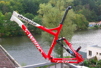 ram Specialized S-Works Epic M5, rok 2004 - 2