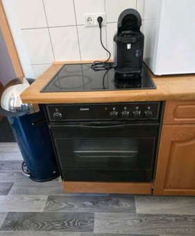 Venkovská dubová kuchyně se spotřebiči, 5336 - 2