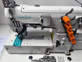 Prodám 3jehlovy šicí stroj Garudan. - 2