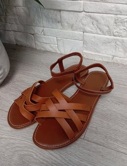 dvoje páskové nové boty vel 43 - 2