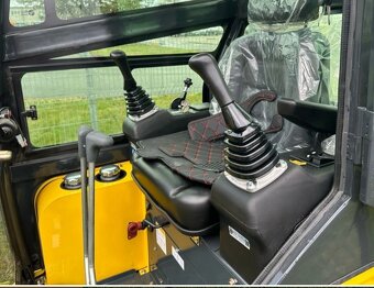 minibagr s kabinou, kabinový bagr, bagřík, motor Kubota - 2