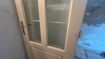 Prosklené interiérové dveře s kováním na levé straně - 2