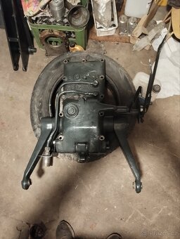 Víko hydrauliky zetor - 2