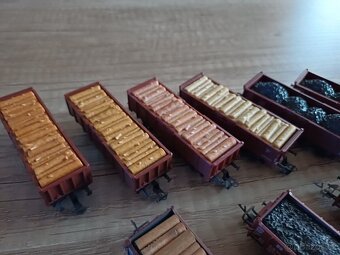 Otevřené vagony s nákladem. TT - 2